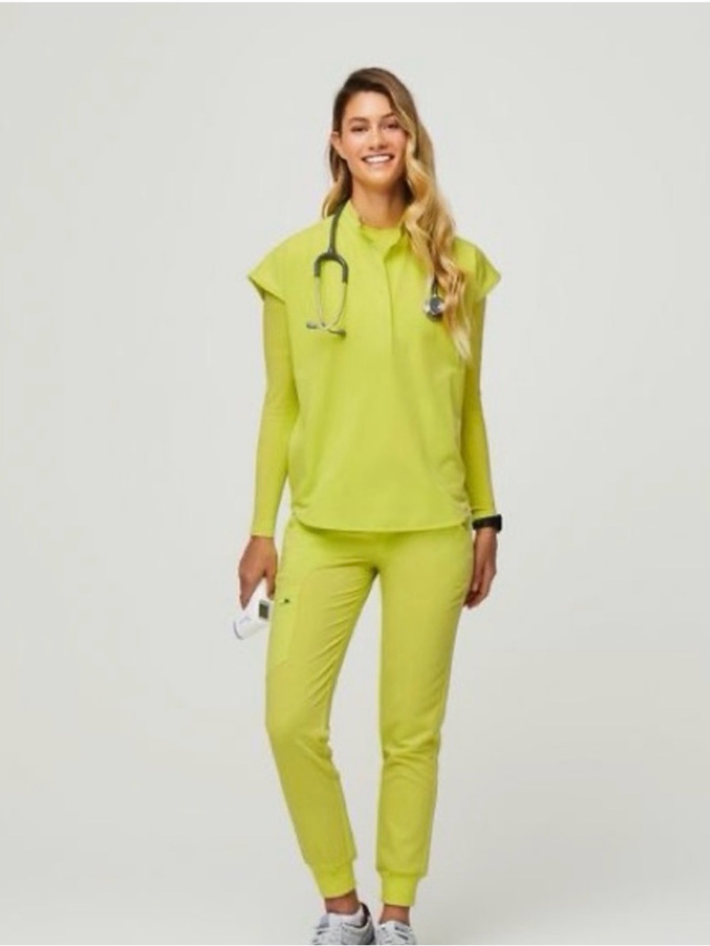 FIGS Women’s Citron Rafaela Scrub Top Small